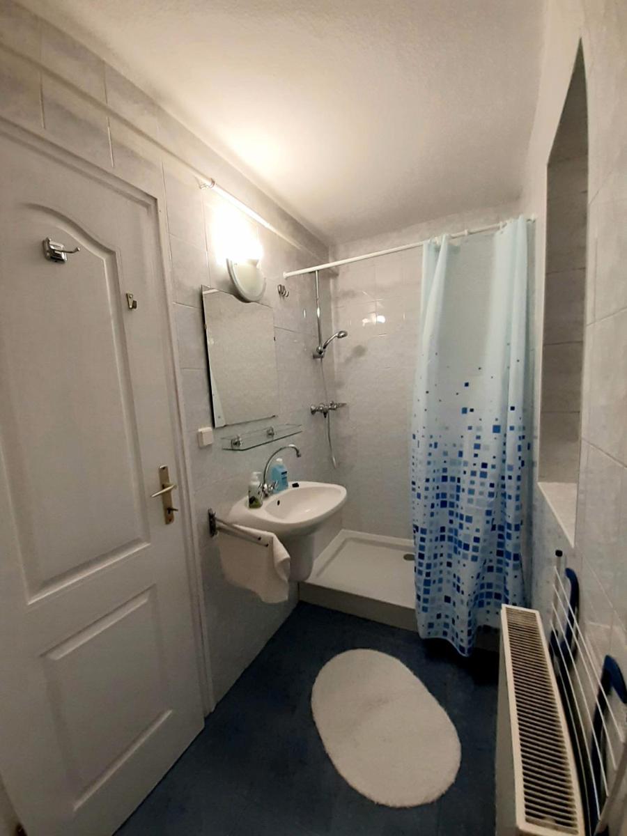 Suitetrails - Golden Sunshine Apartman