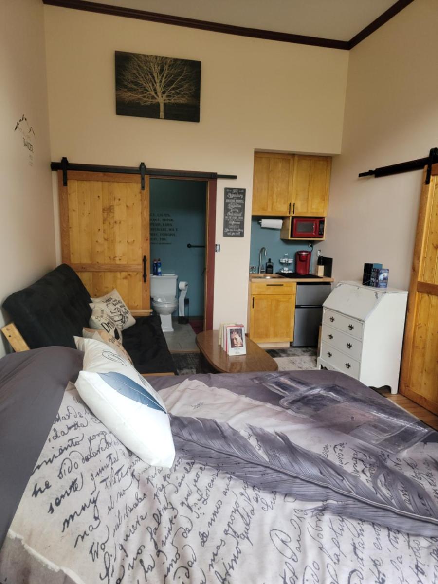 The Colburn Schoolhouse - Literature Suite - Housity