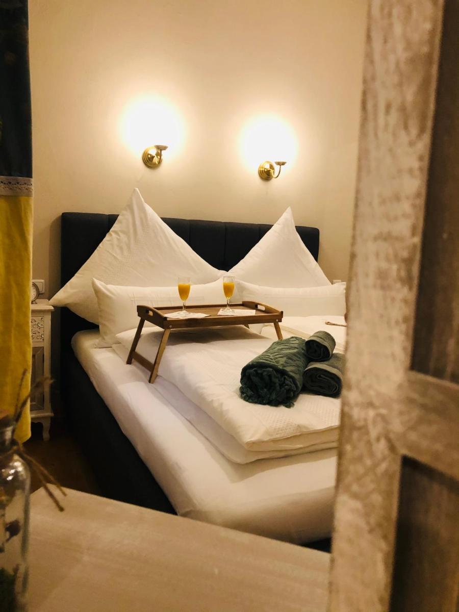 Ferienwohnung A im Ferienhaus Antika - Hizvo