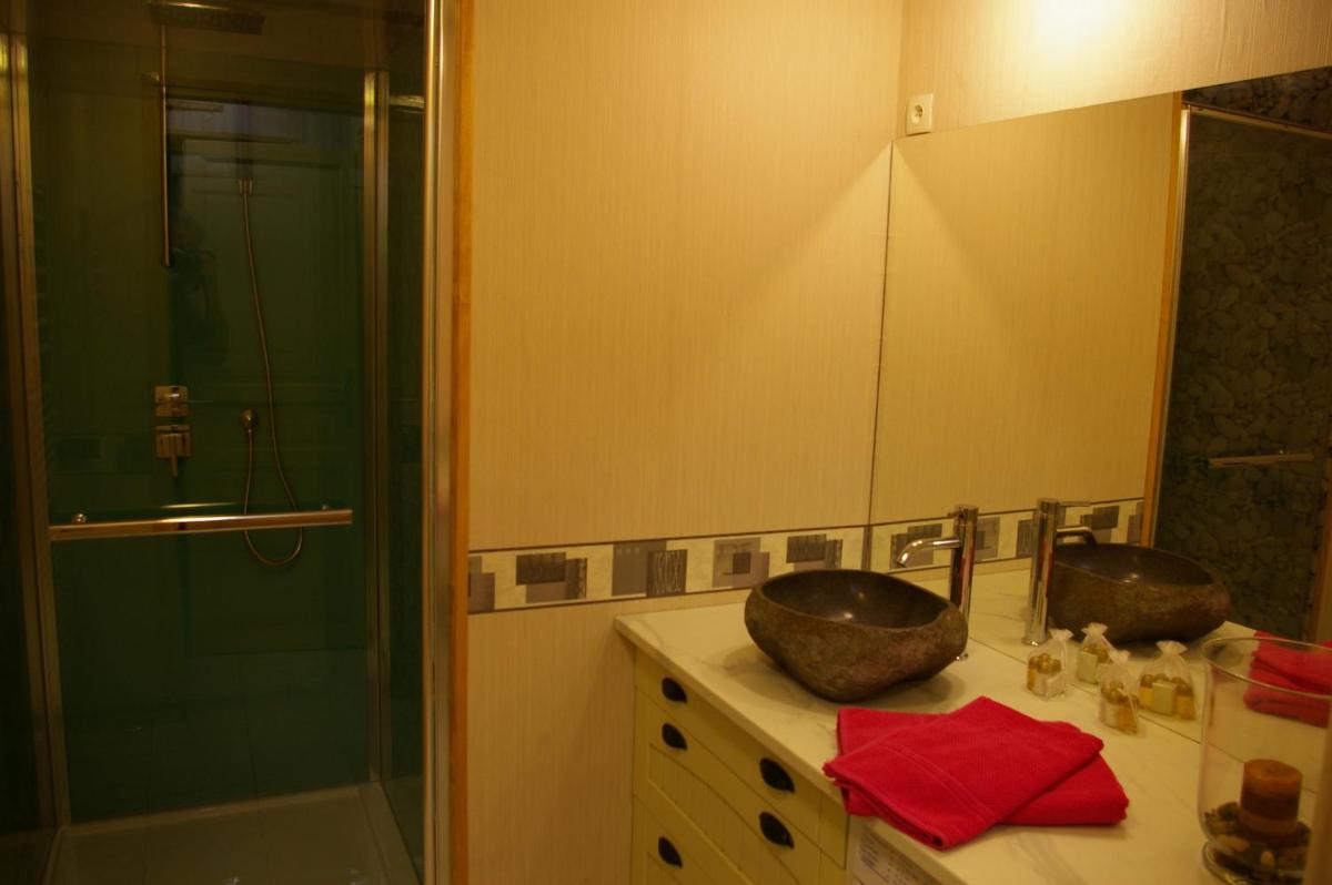 Gite au Chalet - Housity