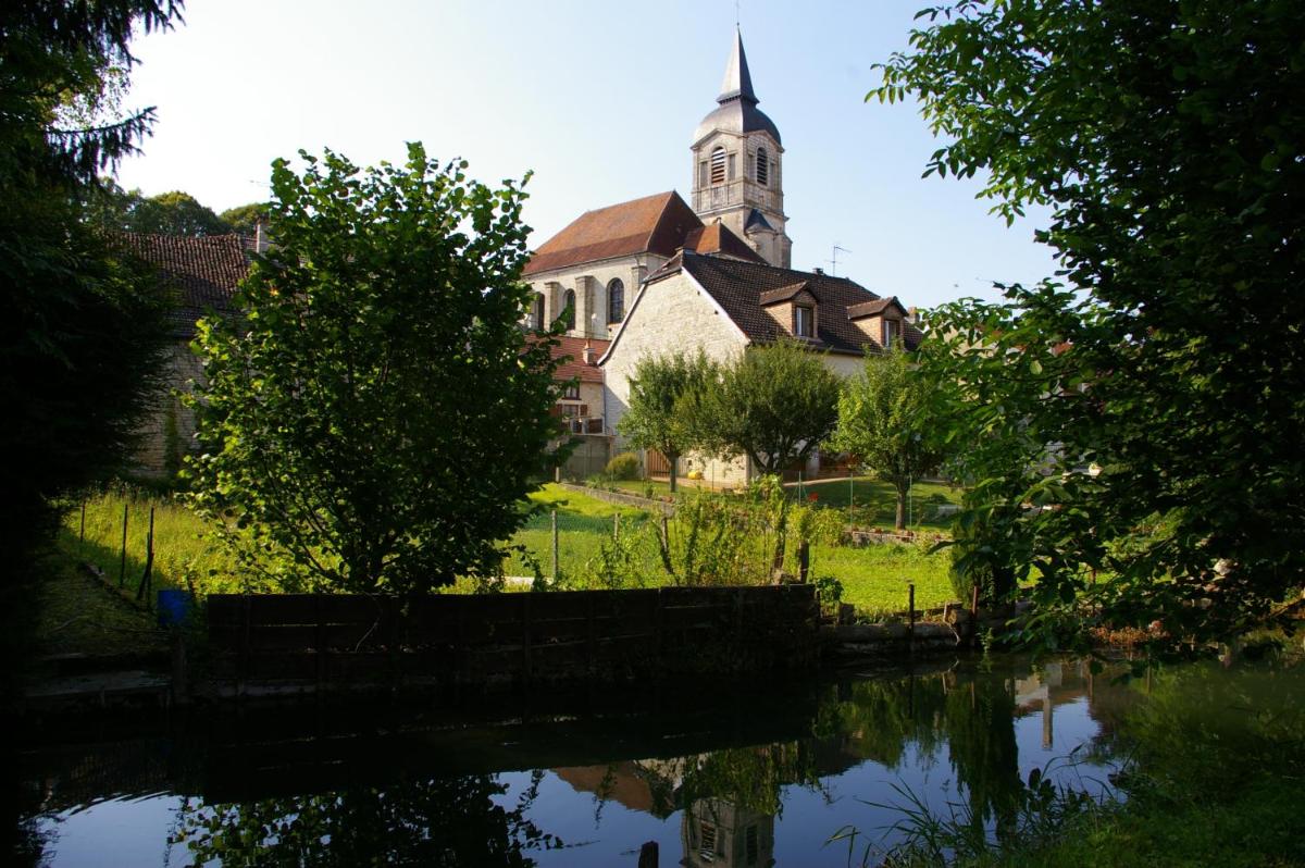 Gite au Chalet - Housity