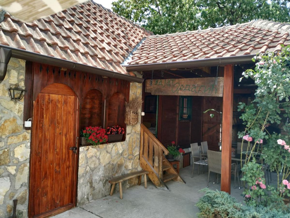 Vajat BB - Housity