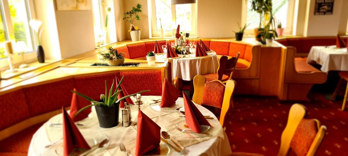 Landhotel Weisses Röß`l - Housity