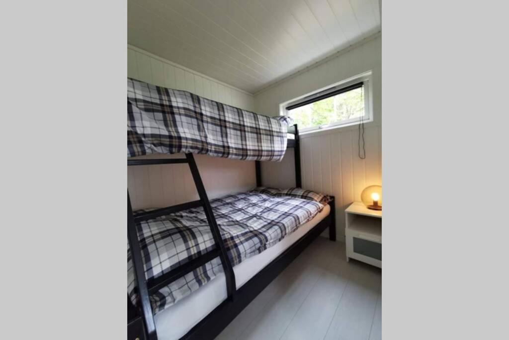 Brenna Cabin - Housity