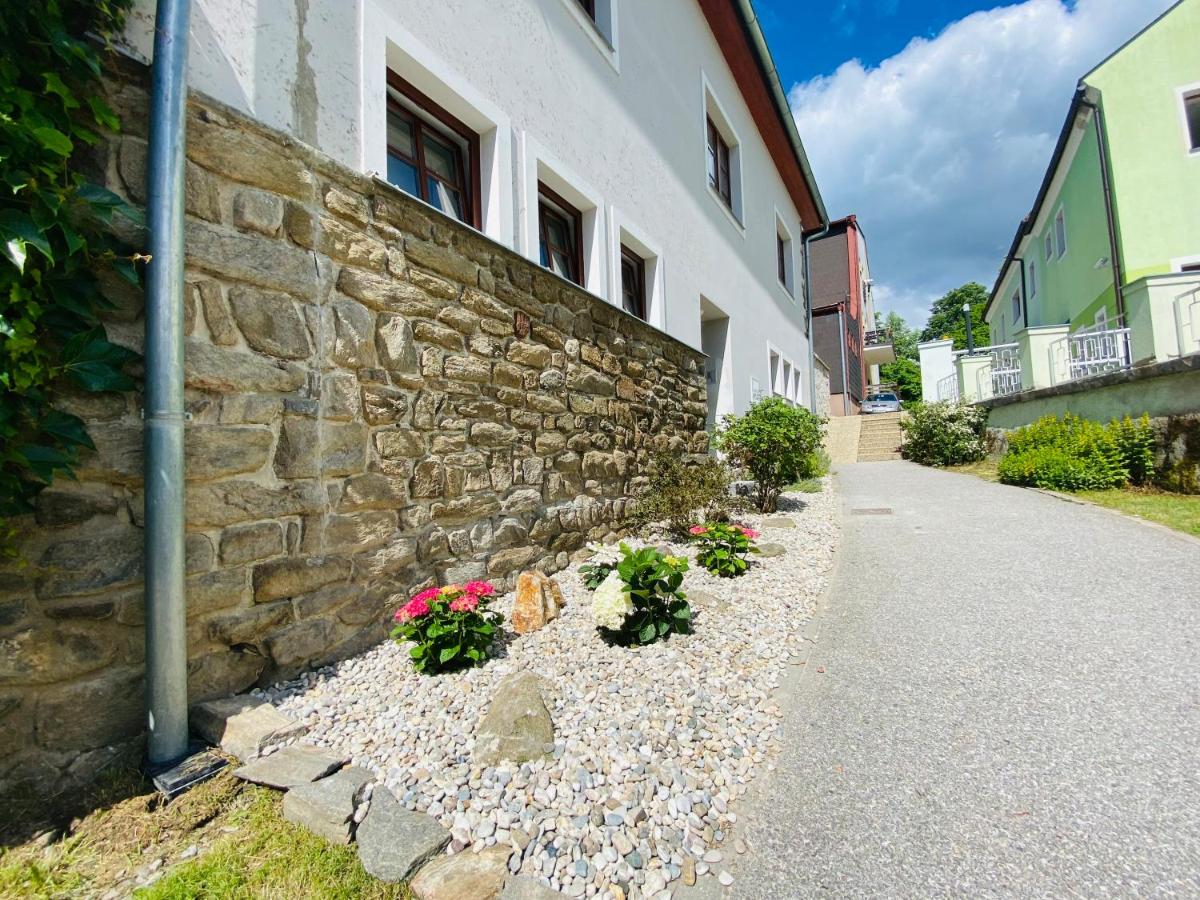 Apartmány V uličce Frymburk - Housity