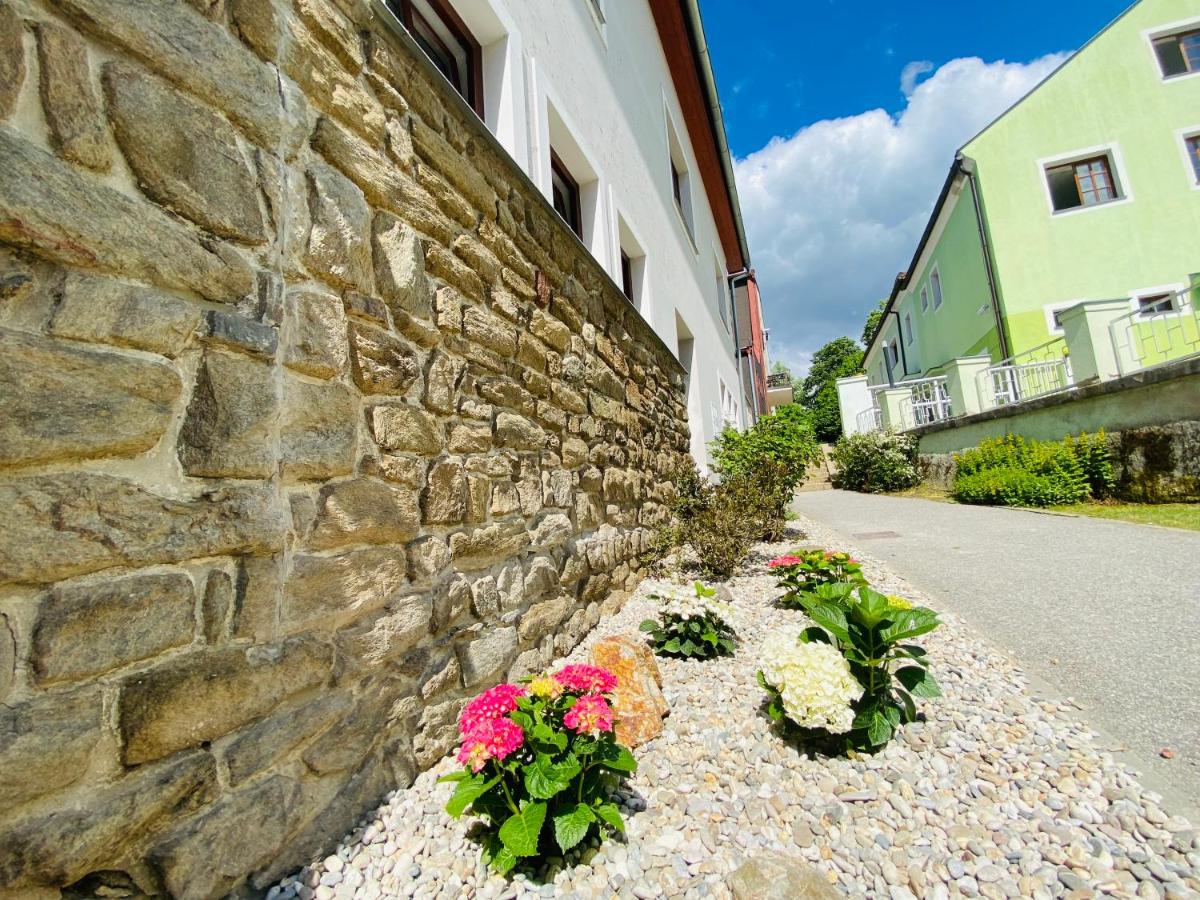 Apartmány V uličce Frymburk - Housity