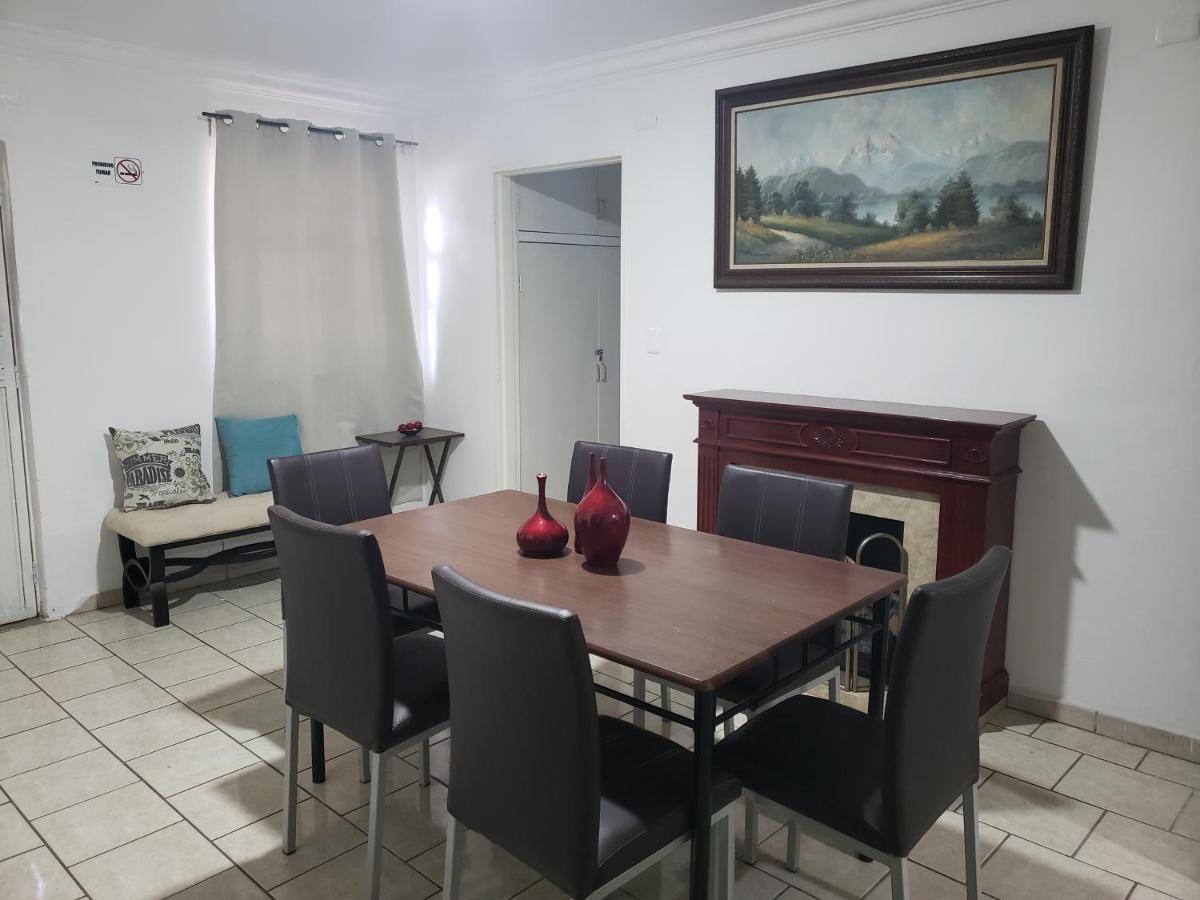 Casa Zona Iteso, Expo Guadalajara, Plaza del Sol, Bugambilias. - Housity