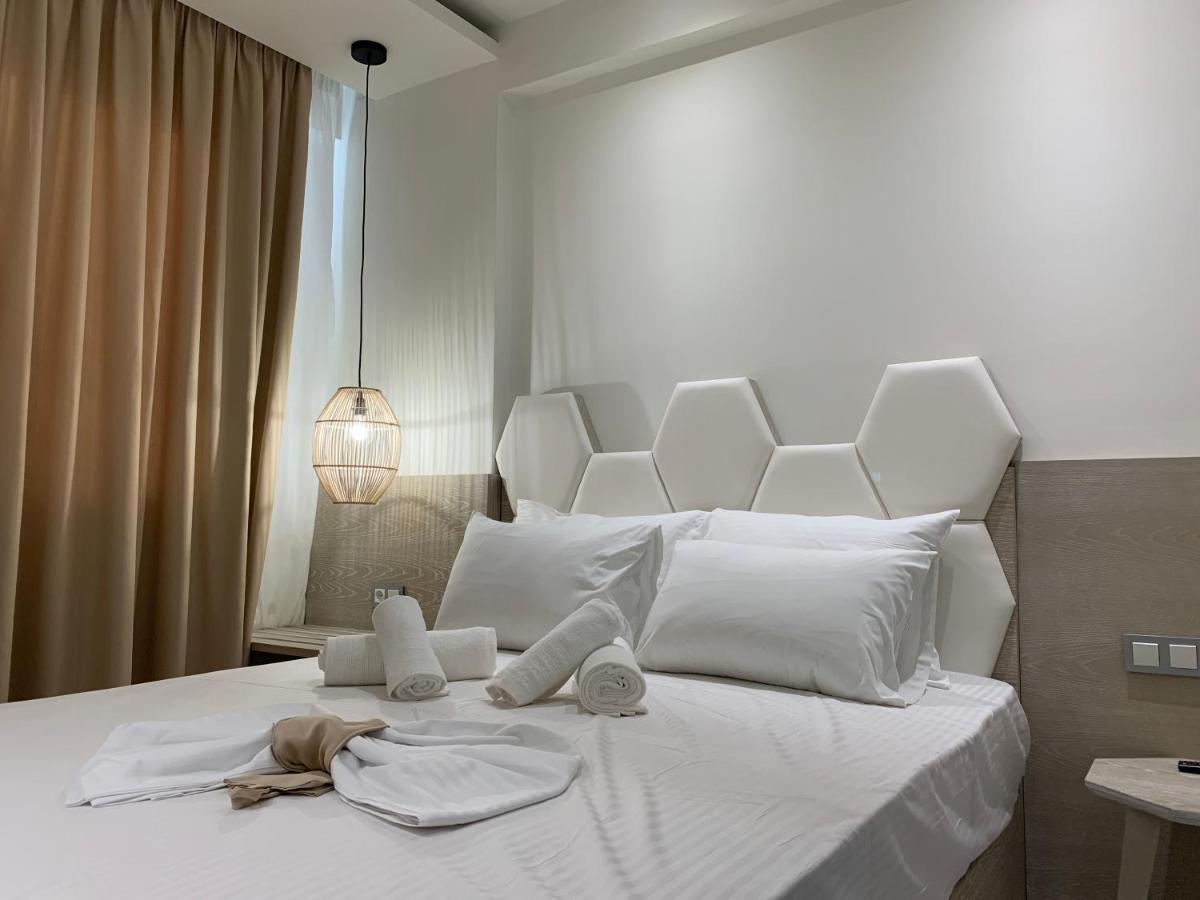 Suitetrails - Amalia Deluxe Villas