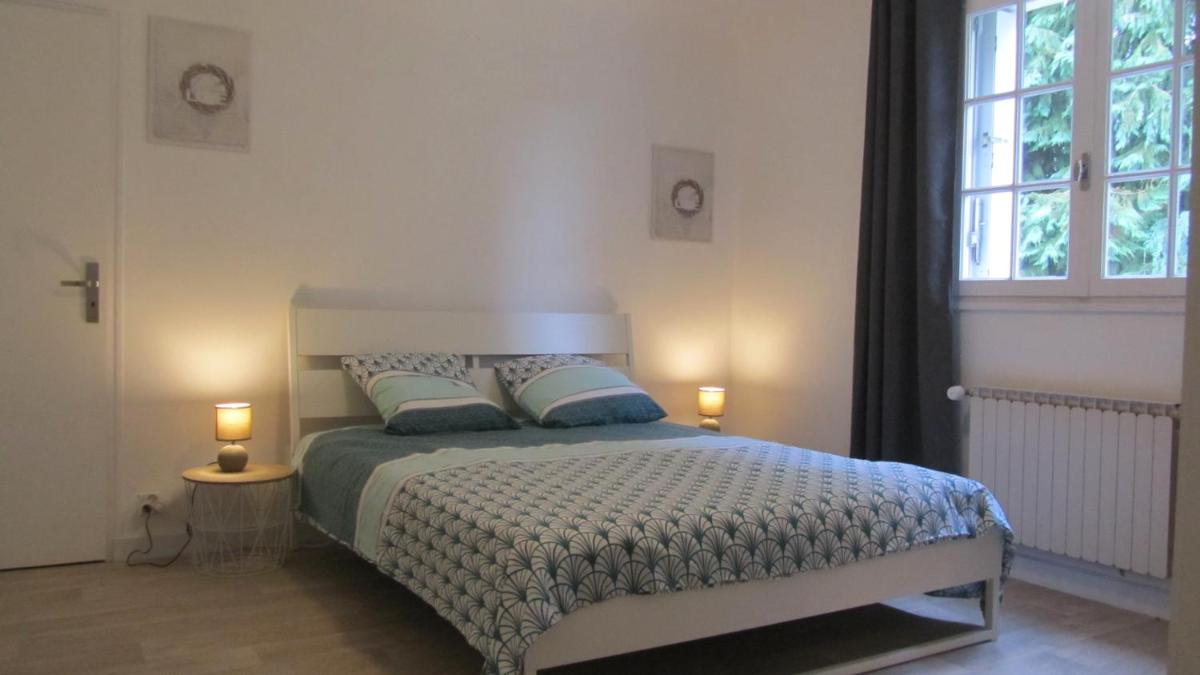 Maison au calme grand jardin privé aire de jeux Lac de Guerledan - Housity