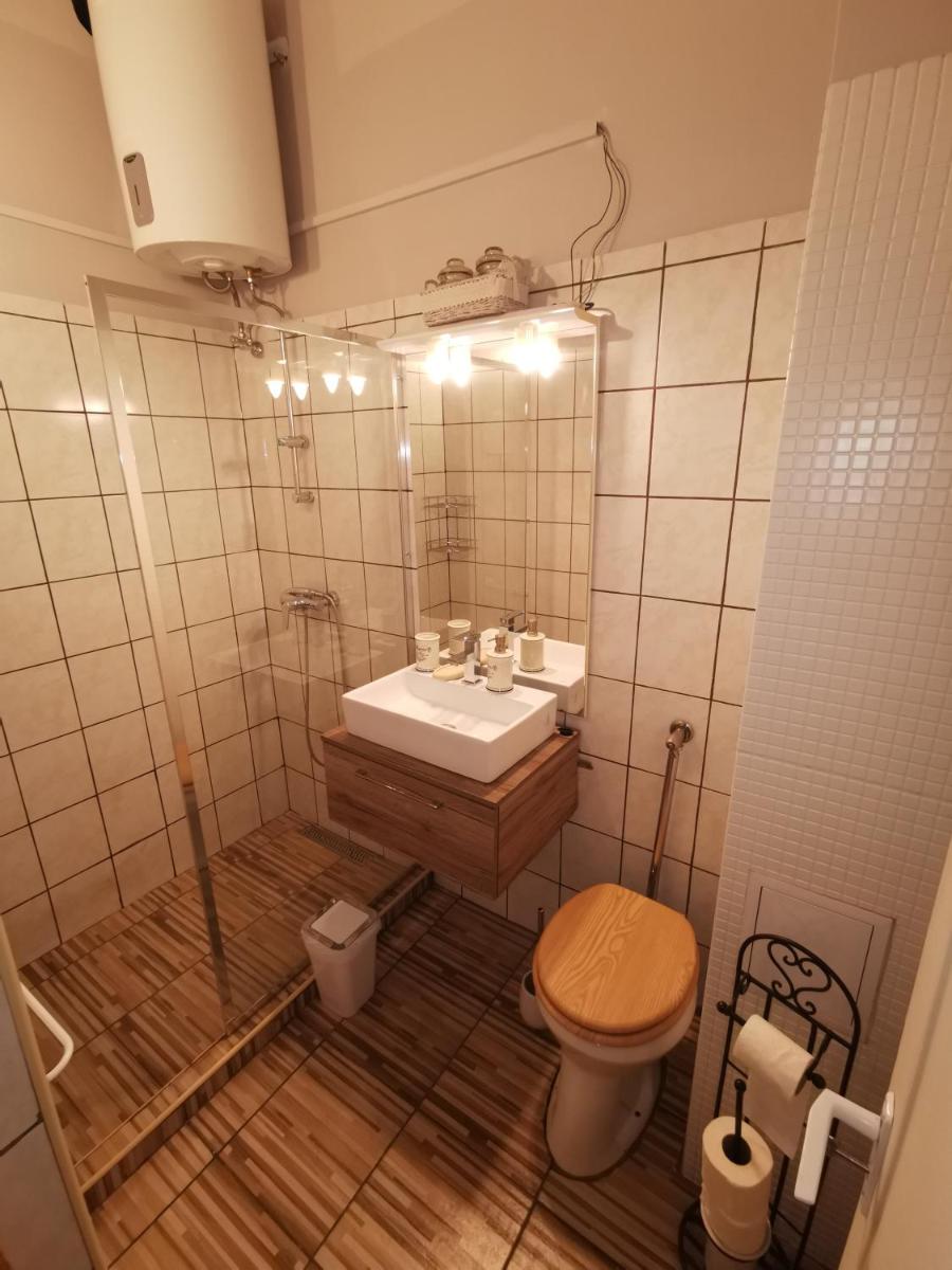 Belvárosi Vintage Apartman a sétálóutcán - Housity
