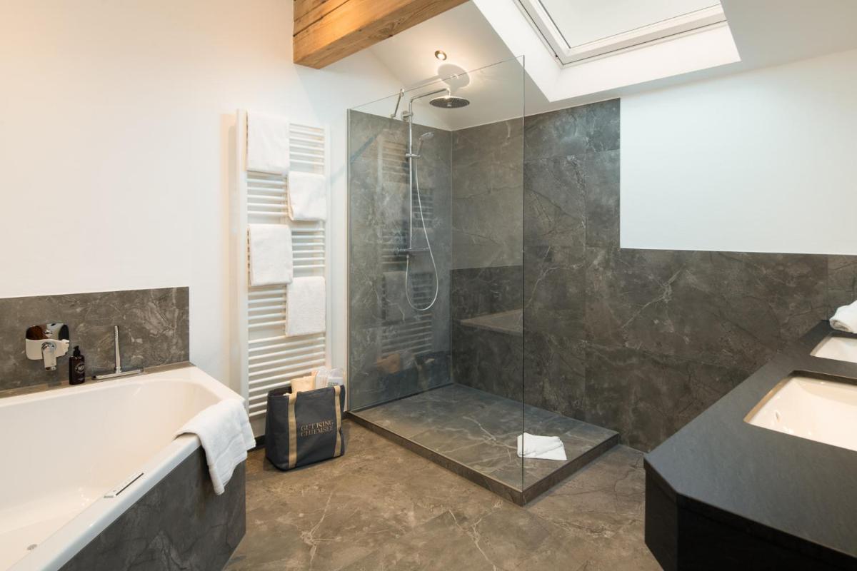 Ein Badezimmer in der Unterkunft Hotel Gut Ising