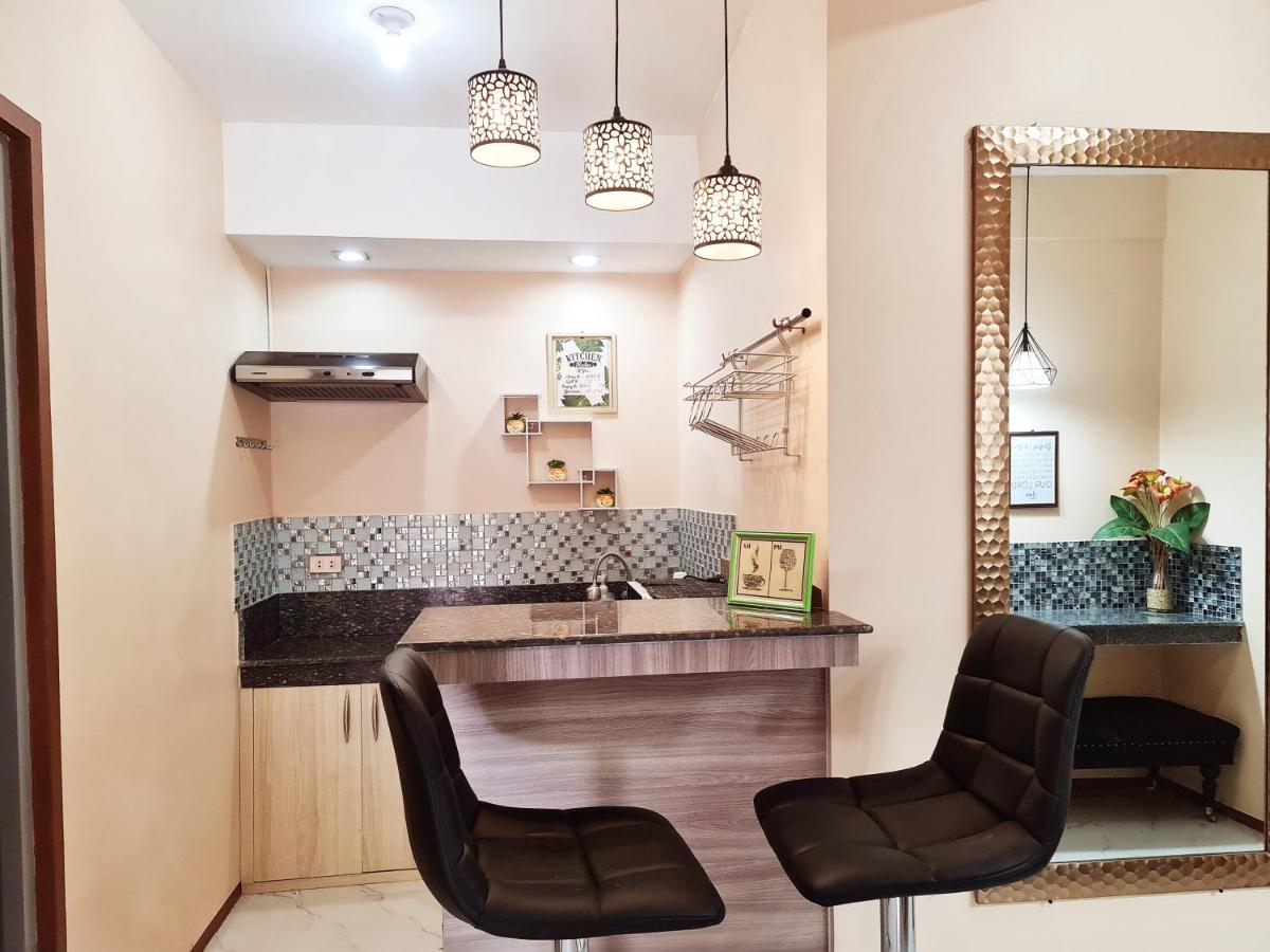 Tagaytay Staycation House by Bea & RM - Housity