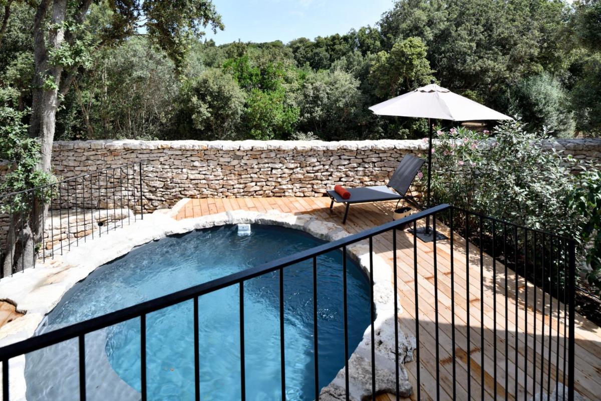 Piscine de l'établissement A SPERANZA Suites avec piscine privative chauffée ou située à proximité