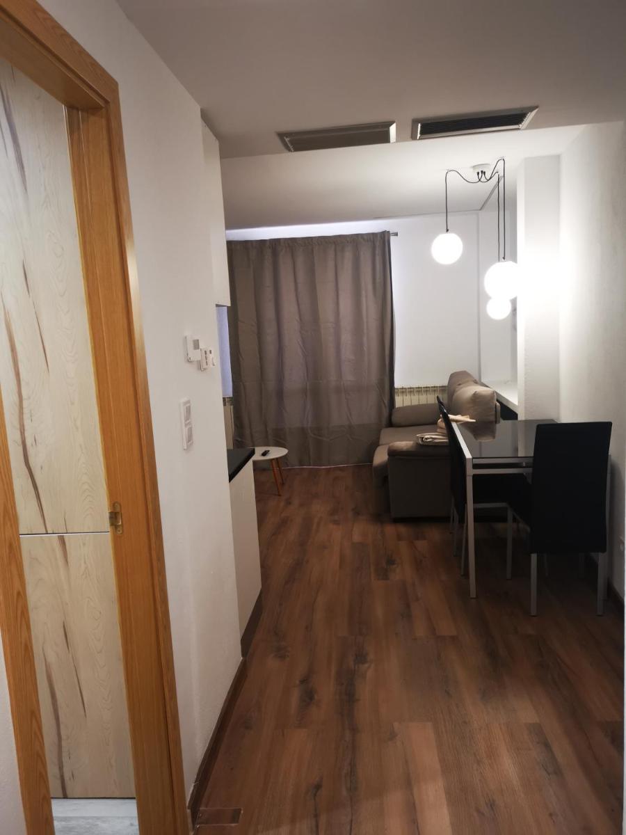 Apartamentos El Pilar - Housity