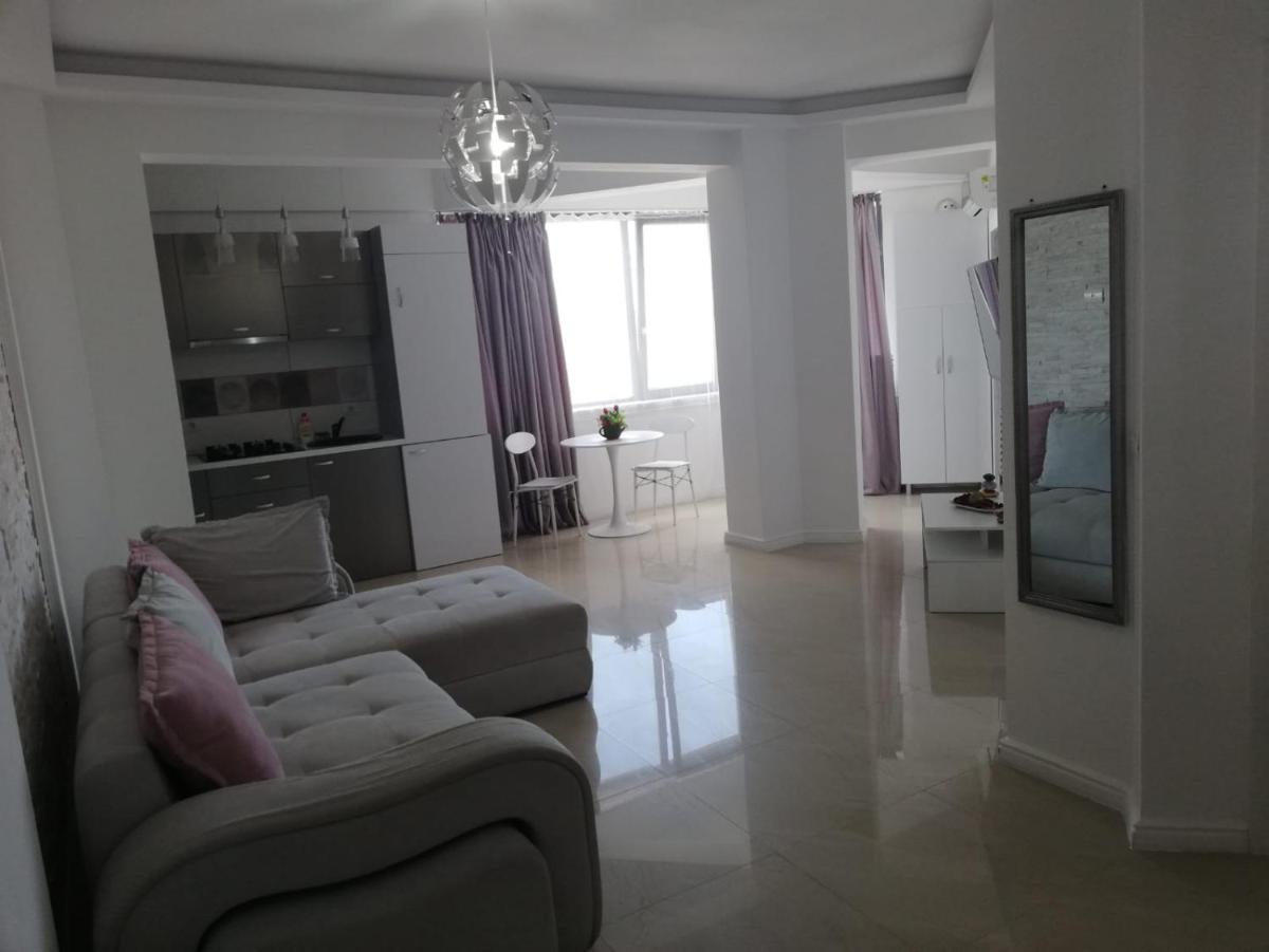 POOL Unique Luxury Apartaments - Housity