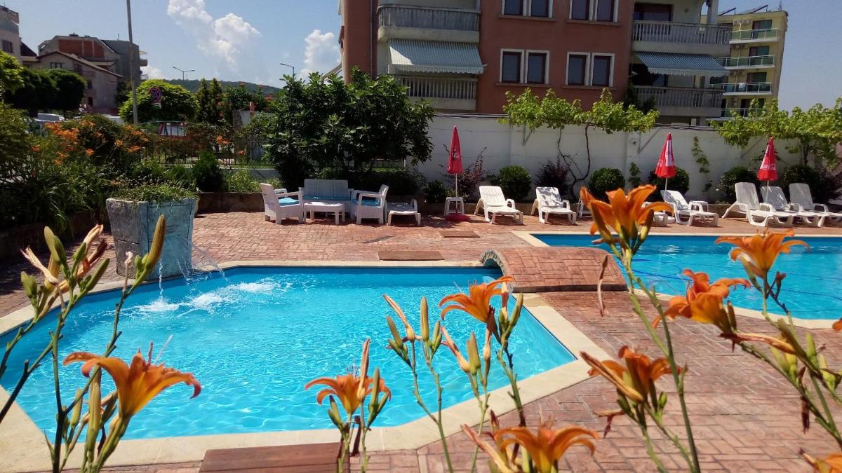 студио S - Housity