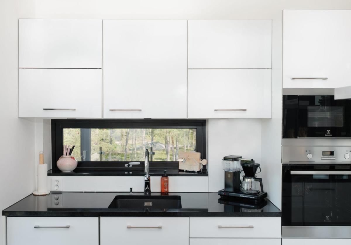 Seija's Modern Secluded Villa with Jacuzzi & Sauna - Housity