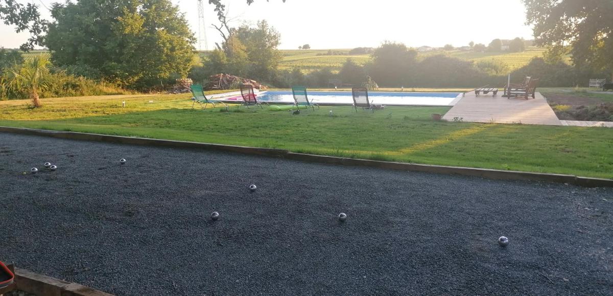 Domaine de Gaïa, Piscine, Pétanque, Ping-pong, proche Saint Emilion - Housity