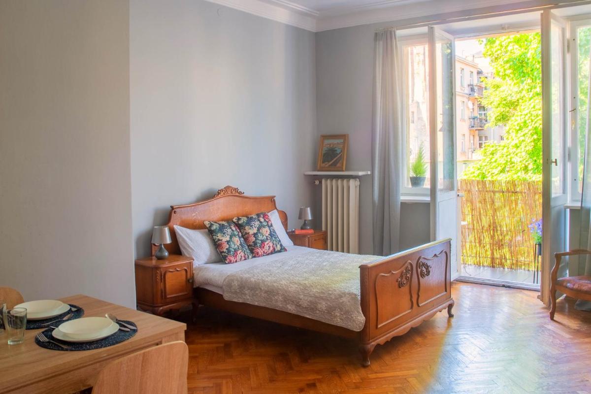 Retro Apartament - Housity