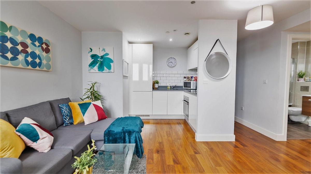 Luxury 9ine Broad street Apartments, Beautiful City View, Public parking, - Housity