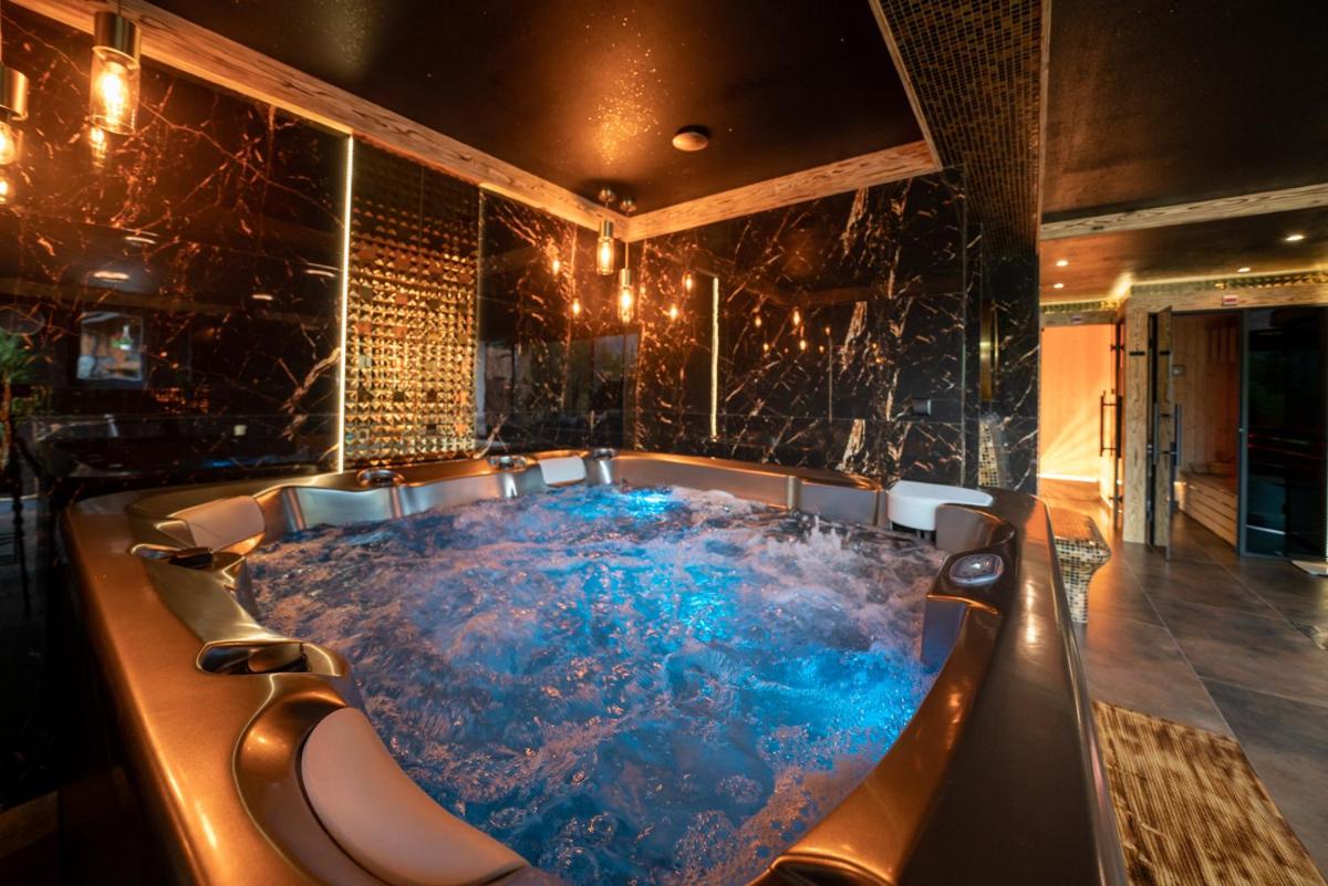 Apartamenty SPA Cztery Pory Roku - Housity