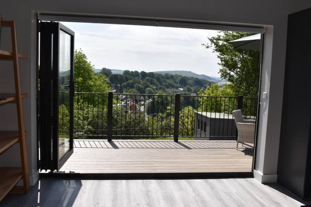 The View - Housity