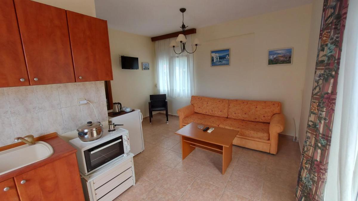 Hotel Kassandros - Housity