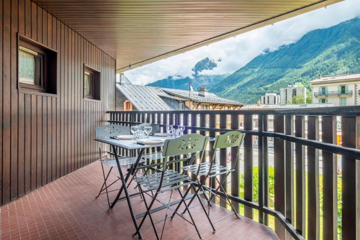 Apt Or Chalet Near The Slopes Chamonix Mont Blanc - Housity