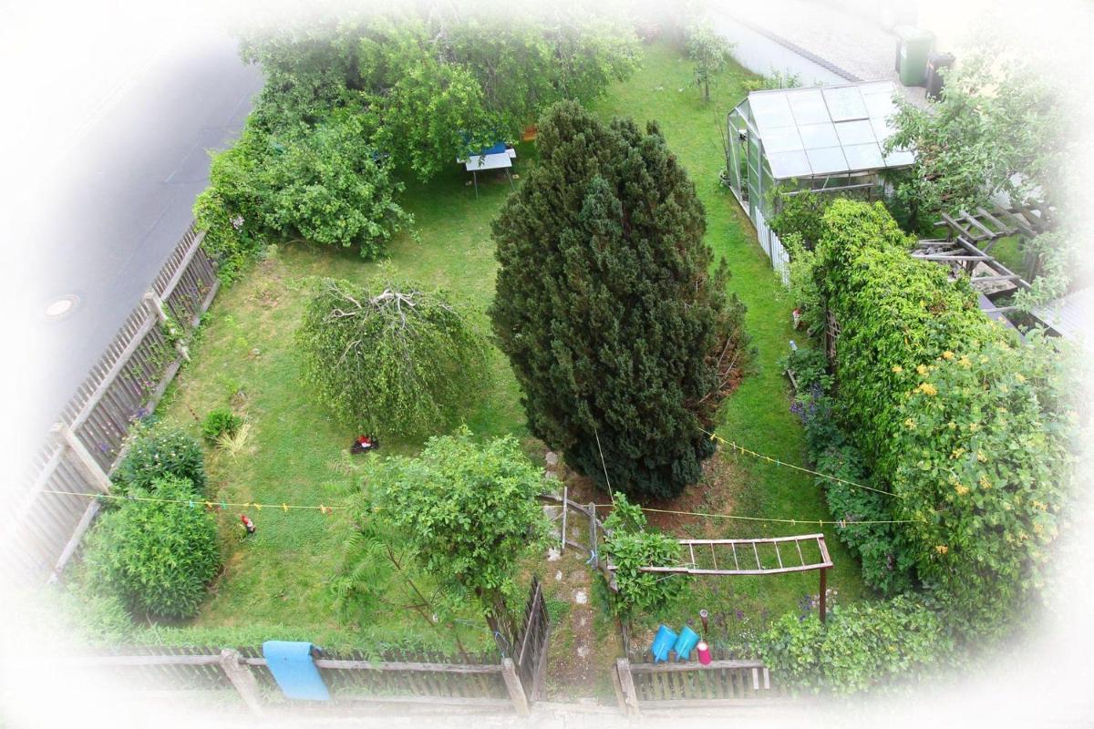 Ferienwohnung-Waldstrasse-mit-Garten-nur-50-Meter-vom-Wald-entfernt - Housity