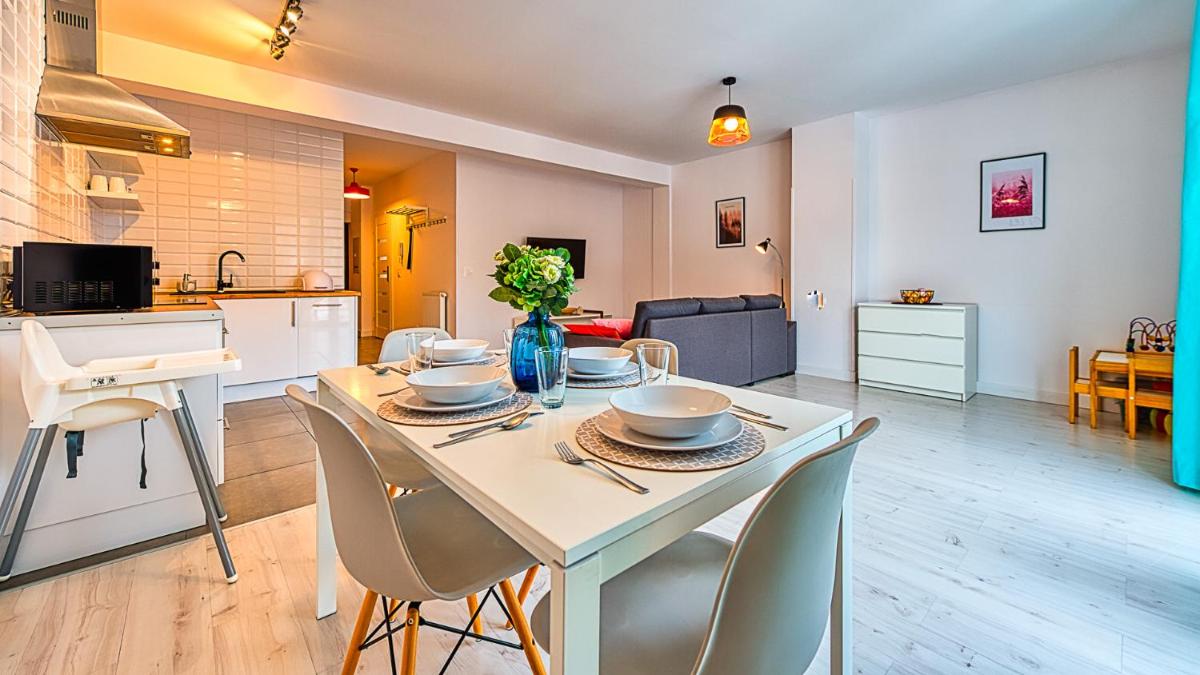 Apartamenty 11-go 26 i 22 Listopada by Royal Aparts - Housity