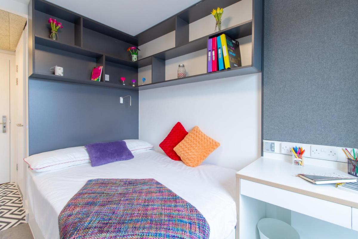Student Only - Shared and Private  in Coventry - Housity