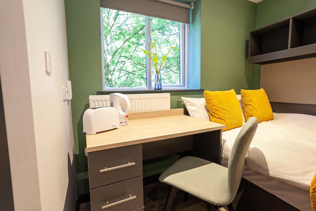 Modern and Trendy Studios at Sherbourne Student Village in Coventry - Housity