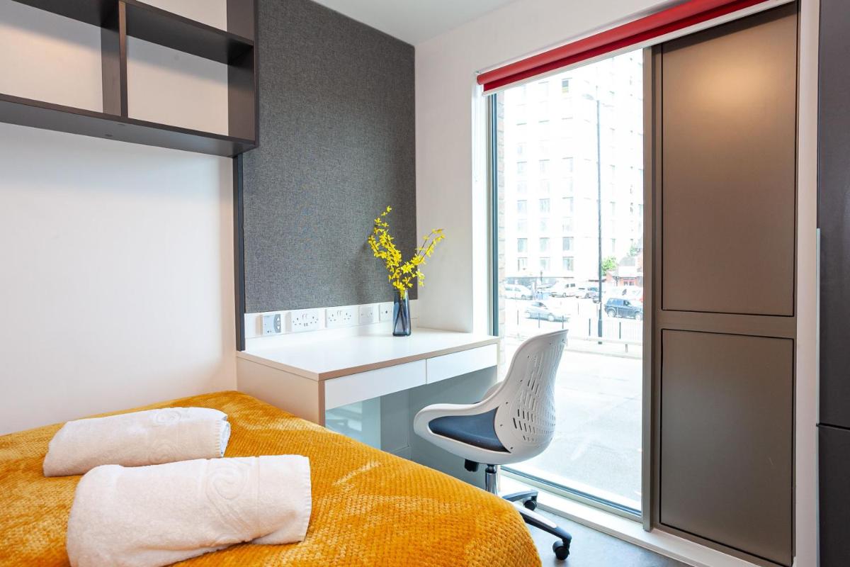 Student Only - Shared and Private  in Coventry - Housity