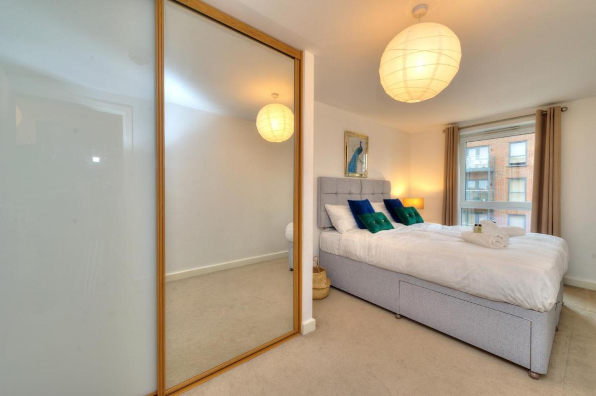 Executive Oakgrove Apartment by PAY AS U STAY - Housity