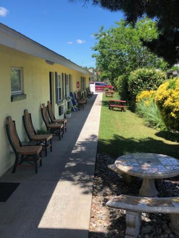 The Buckingham Motel Adults only - Housity