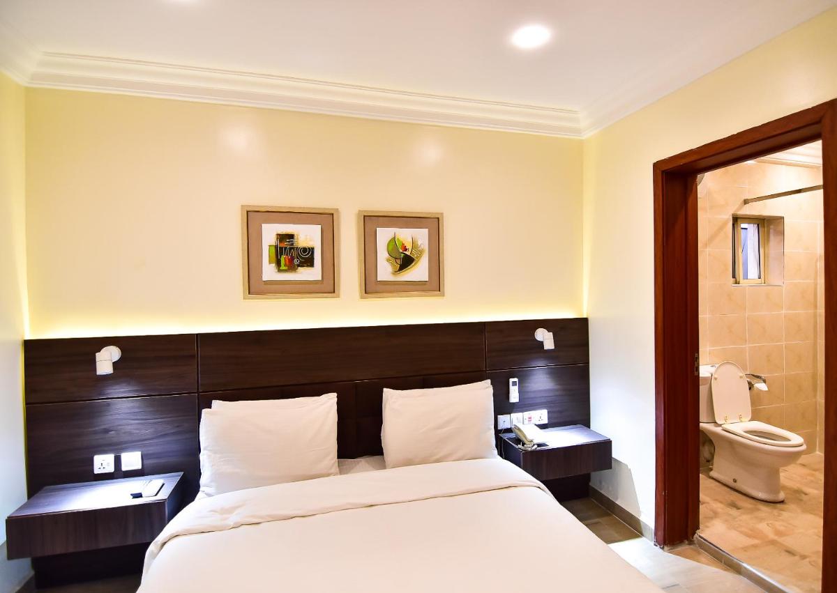 Pearl Gate Hotel - Housity
