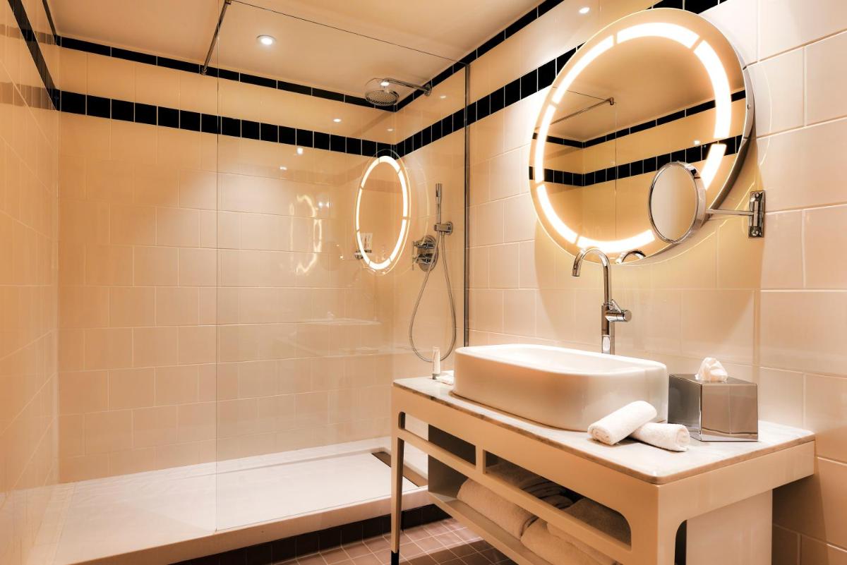 Salle de bains dans l'établissement Carlton Hotel Lyon - MGallery Collection