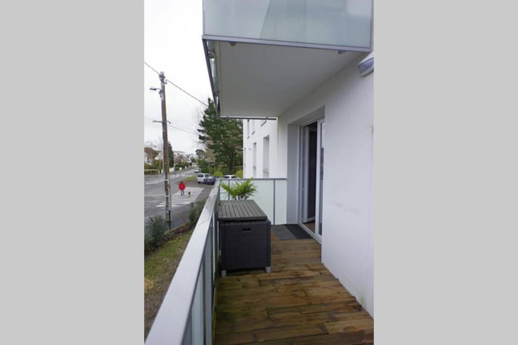 T2 moderne, lumineux, proche de la mer et des principaux accès routiers - Housity