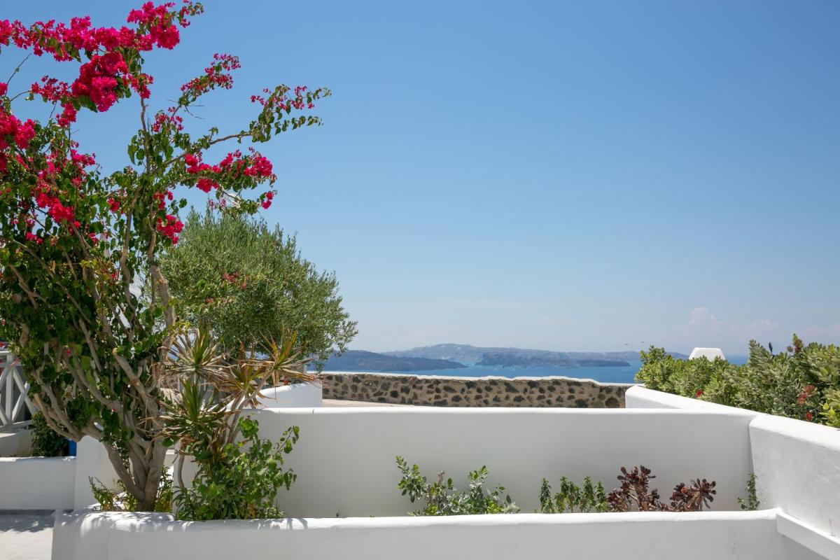 Sensia Luxury Studio with Hot tub - Housity