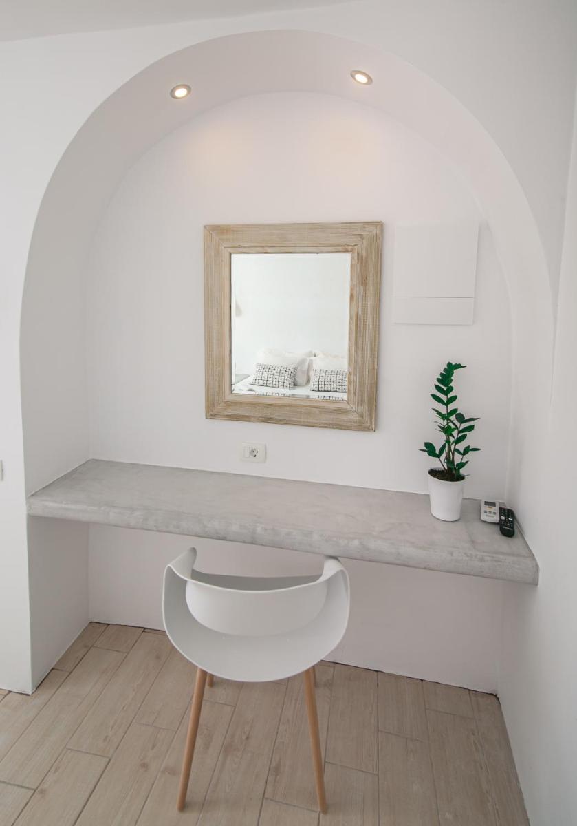 Sensia Luxury Studio with Hot tub - Housity