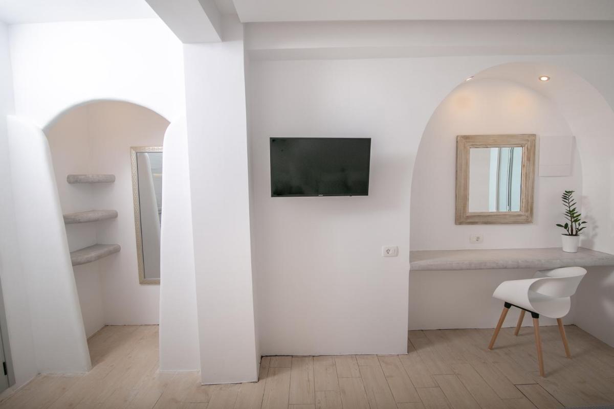 Sensia Luxury Studio with Hot tub - Housity