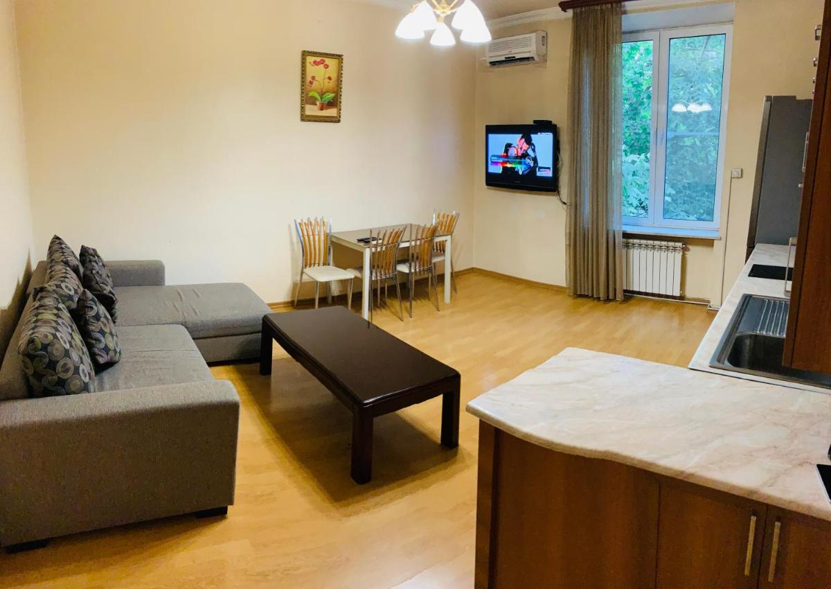 Suitetrails - City Center Apartment on Sayat Nova street