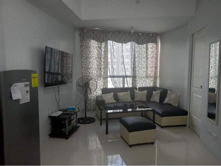 Emma and Jojo staycation condo unit in Mezza Residences - Housity