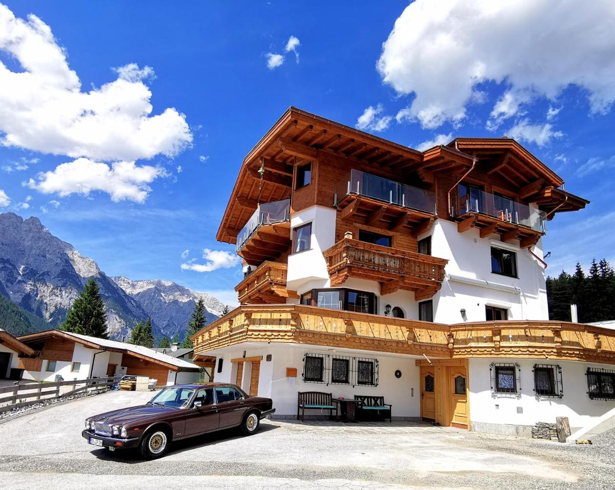 Schickster Sky Lodge - Housity