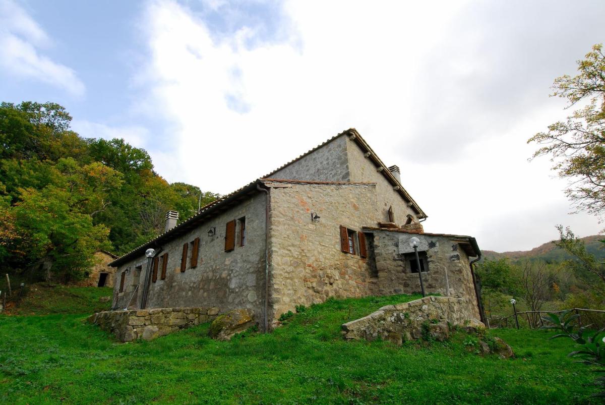 A stay surrounded by greenery - Agriturismo La Piaggia - app 2 bathrooms - Housity