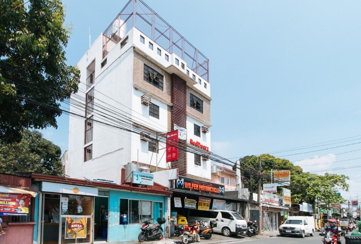 RedDoorz at CAA Road Las Pinas - Housity