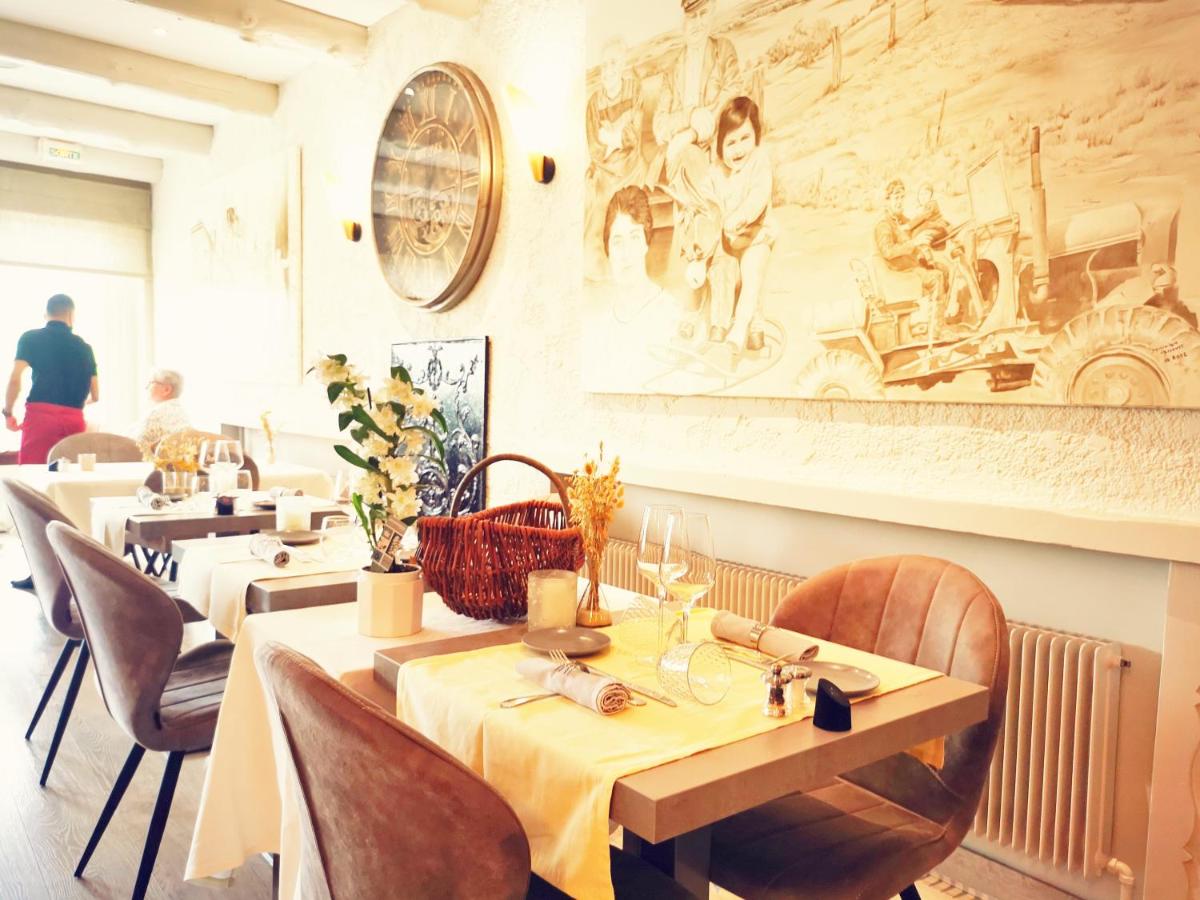 Logis Hôtel-Restaurant La Sapinière - Housity
