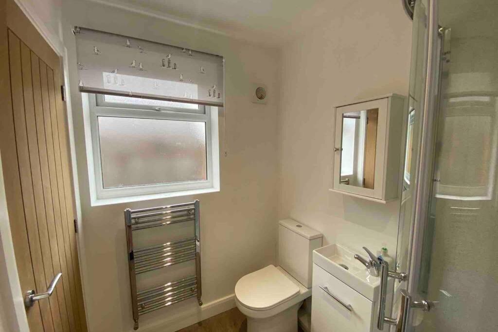 Silver Stag Properties, Self-Contained Suite - Housity
