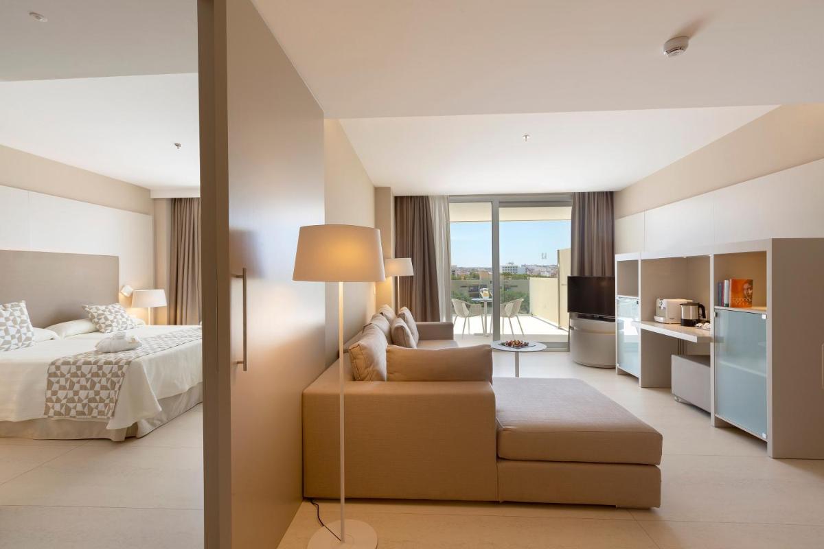 Cama o camas de una habitación en Hipotels Gran Playa de Palma