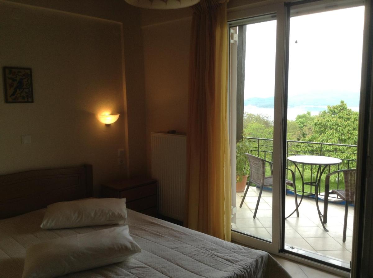 Guesthouse Lamprini - Housity